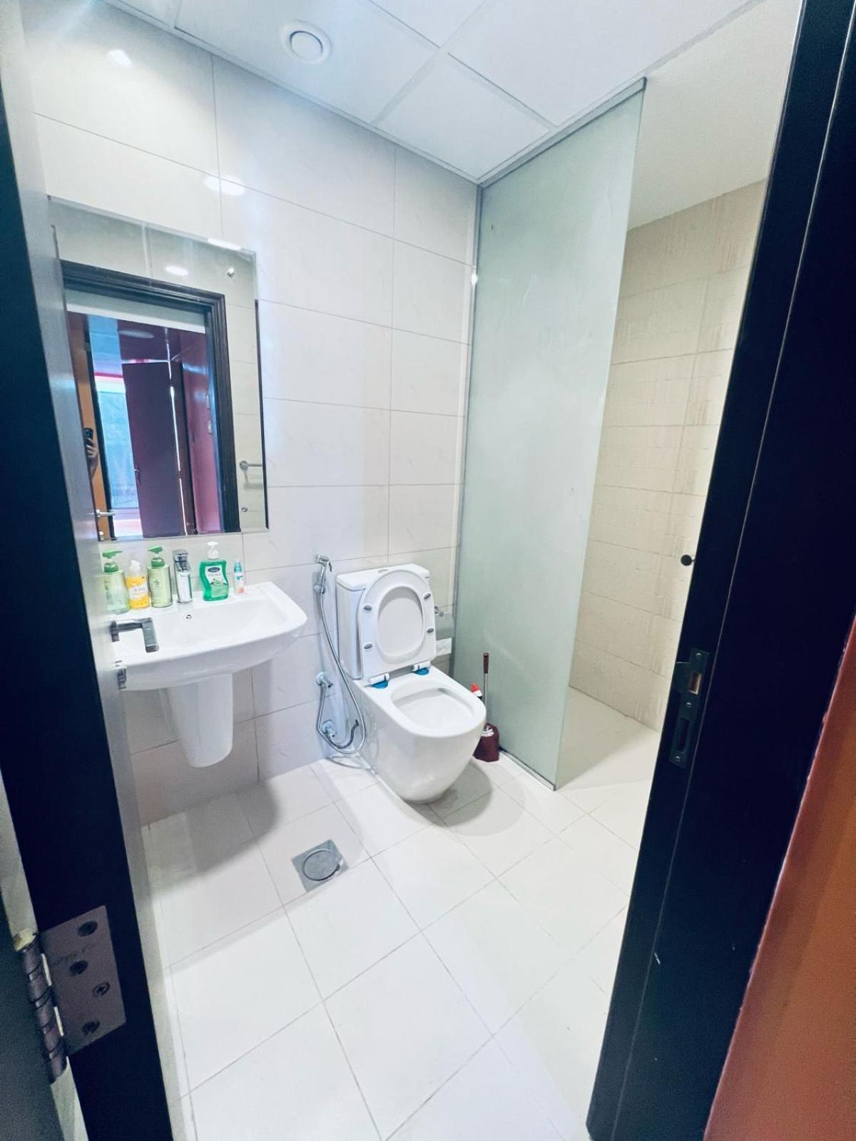 דירות דובאי Moon Backpackers Burjman Exit 2, Family Partitions, Loft Partitions, מראה חיצוני תמונה