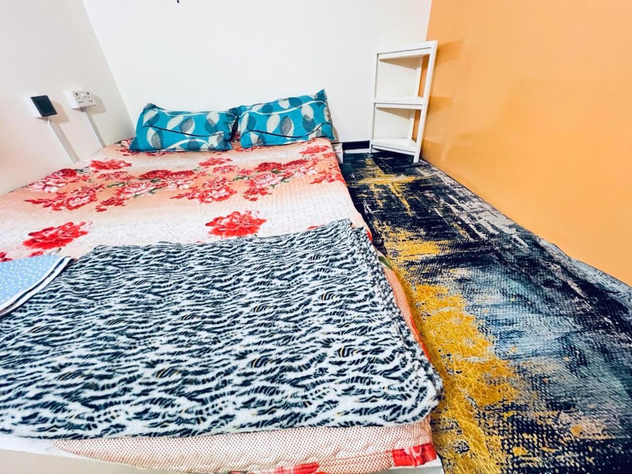 דירות דובאי Moon Backpackers Burjman Exit 2, Family Partitions, Loft Partitions, מראה חיצוני תמונה